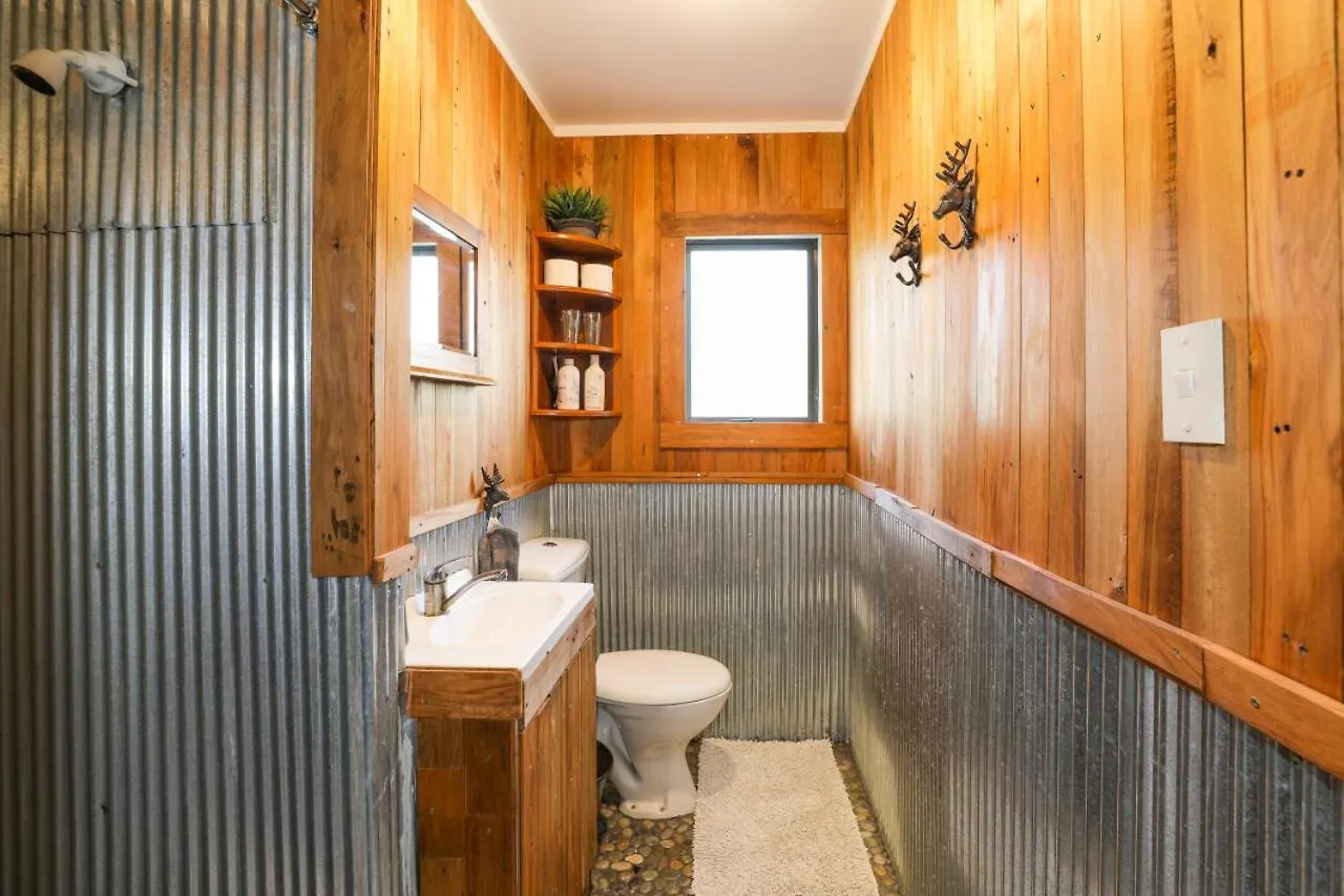 Central Inn - A Unique Heritage Villa And Cosy Timber Cottage In Central Rotorua