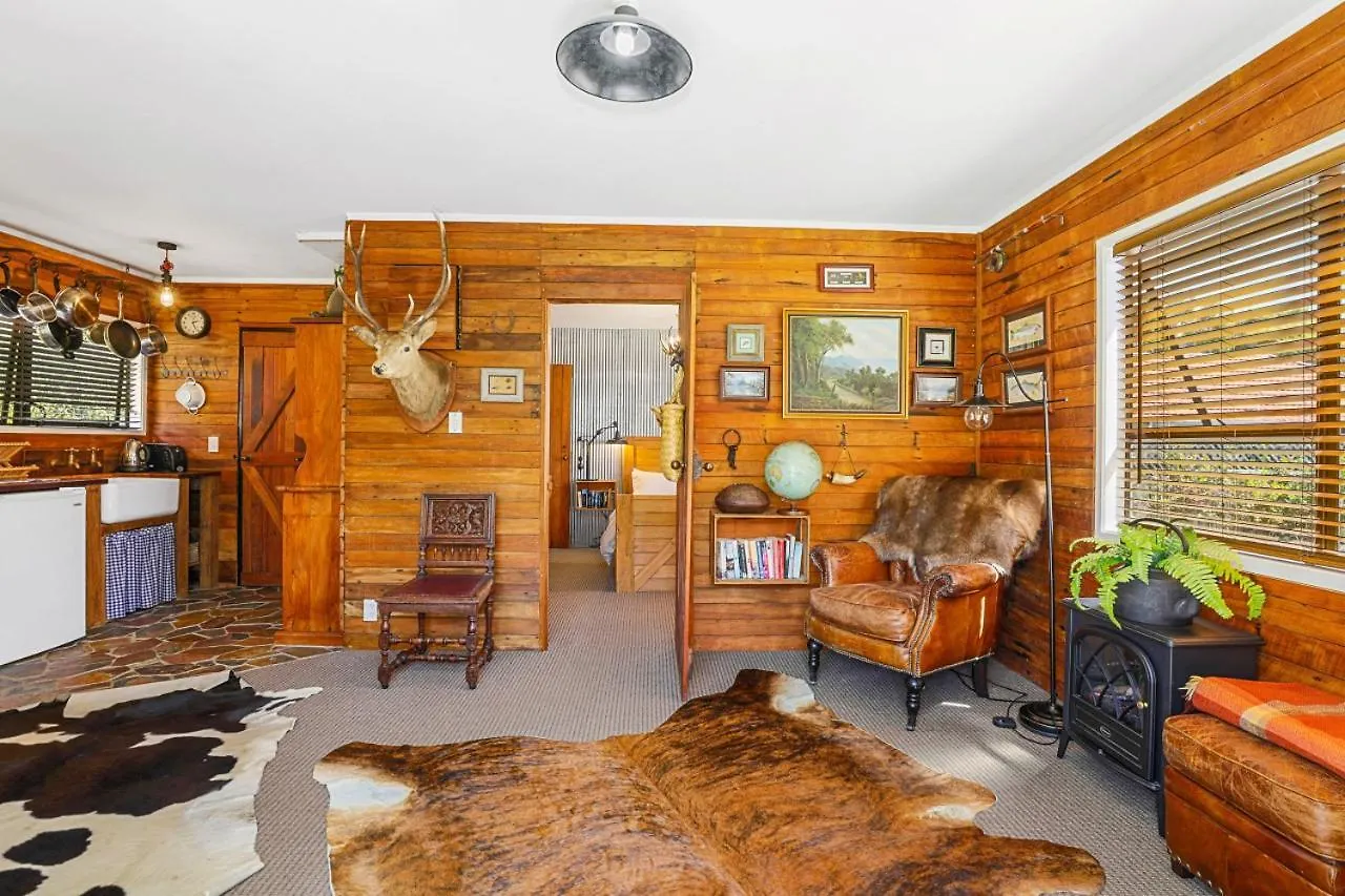 Central Inn - A Unique Heritage Villa And Cosy Timber Cottage In Central Rotorua New Zealand